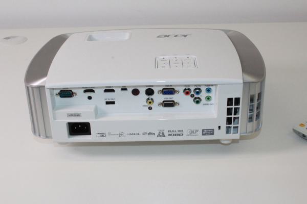 Beamer ACER H7550BD